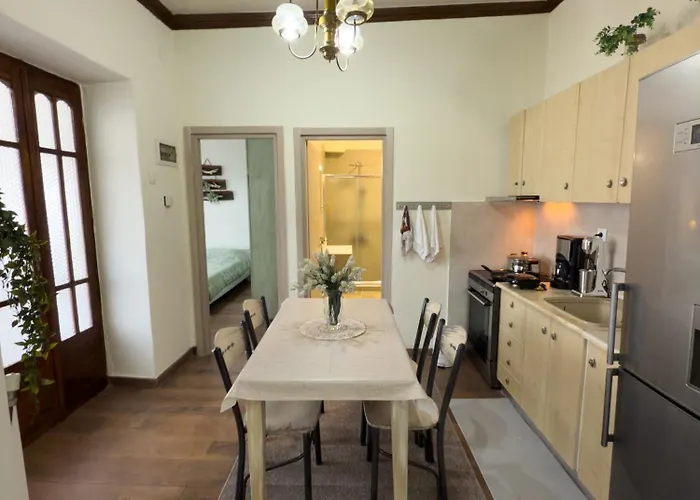 Olympus Nest 里托楚伦